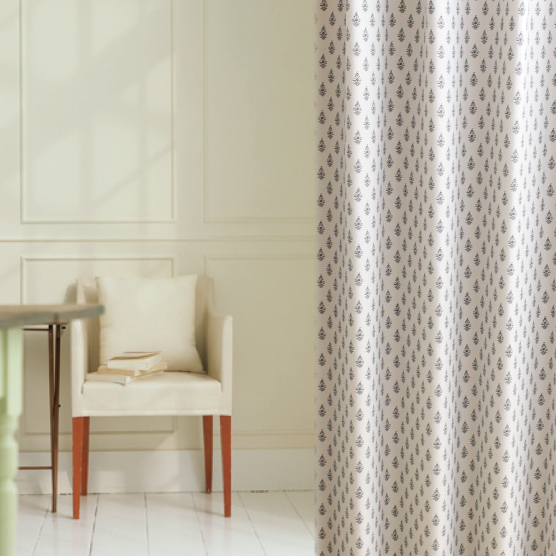 白・ホワイト系