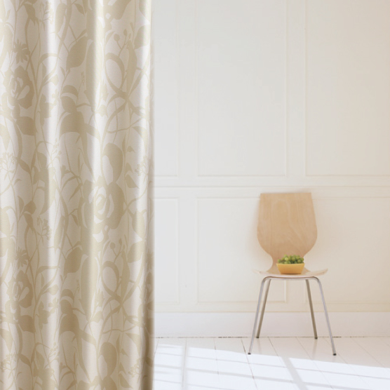 ベージュ・アイボリー系